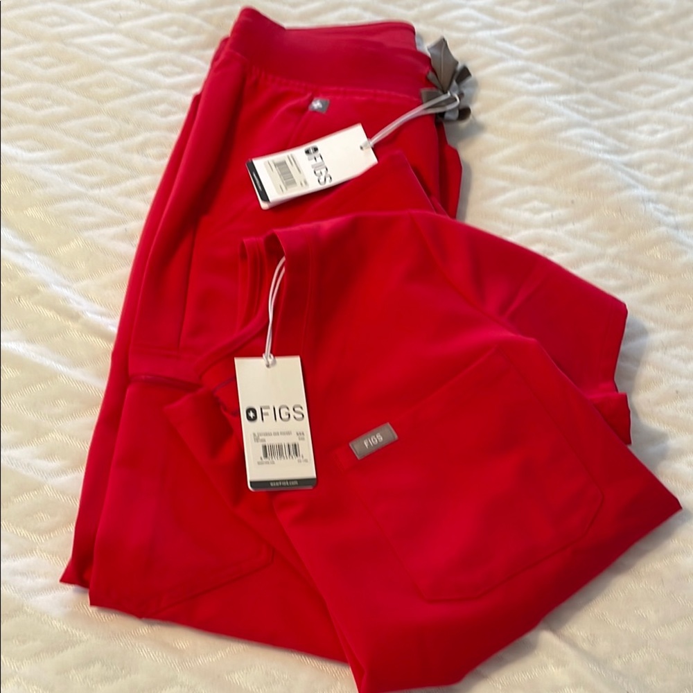 Figs Red Scrub Set